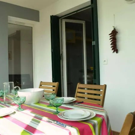 Biarritz, 4 Pieces, 6 Personnes - Fr-1-248-50